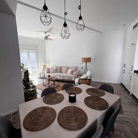 Luxury New 6 Pax Apart Downtown. *