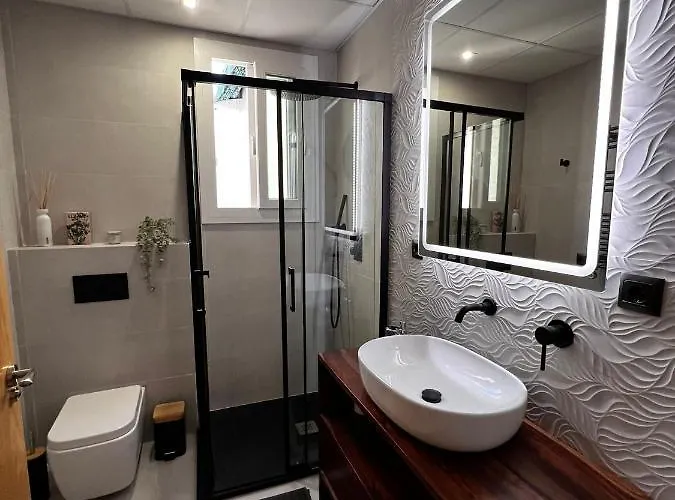 Luxury New 6 Pax Apart Downtown.