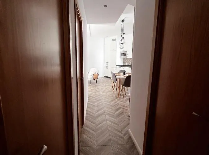 Luxury New 6 Pax Apart Downtown. アパート コルドバ