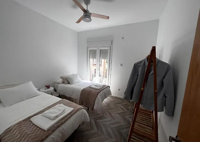 アパート Luxury New 6 Pax Apart Downtown. *