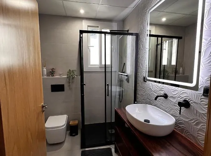 Luxury New 6 Pax Apart Downtown. * コルドバ