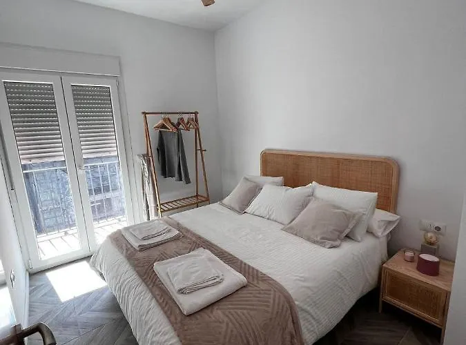 アパート Luxury New 6 Pax Apart Downtown. *