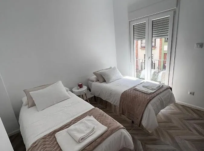 Luxury New 6 Pax Apart Downtown. *