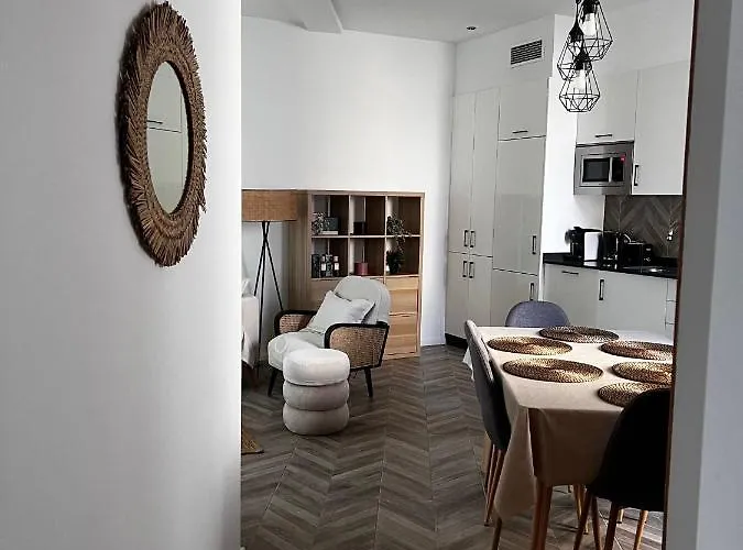 Apartment Luxury New 6 Pax Apart Downtown.