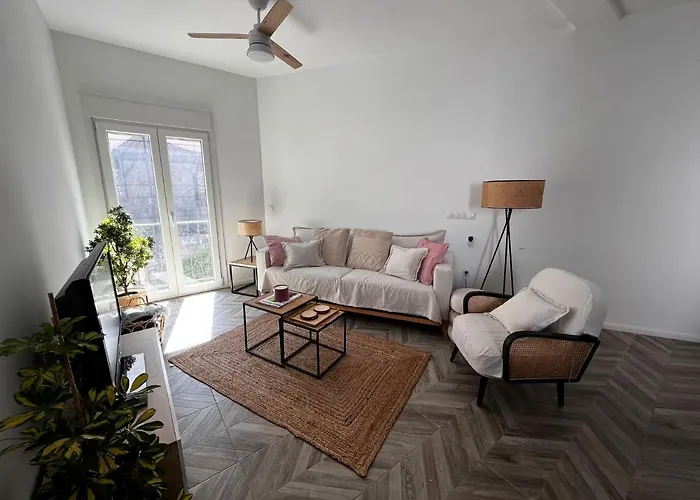 Apartment Luxury New 6 Pax Apart Downtown. *