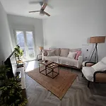 Luxury New 6 Pax Apart Downtown. *