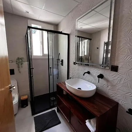 Luxury New 6 Pax Apart Downtown. Lägenhet